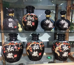 受疫情影響沒了工作，一套小型燒酒設(shè)備開酒坊撬動“大就業(yè)”