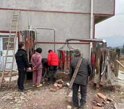 有一種孝順，叫做給父母換套白酒釀造設(shè)備