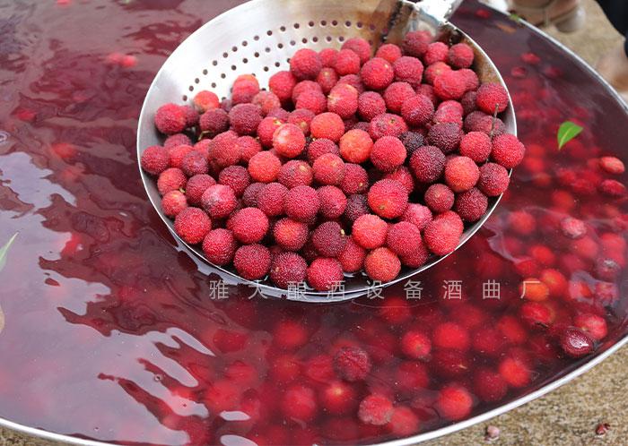 夏季用不銹鋼釀酒設(shè)備做酒，這3大白酒市場一定要把握?。?