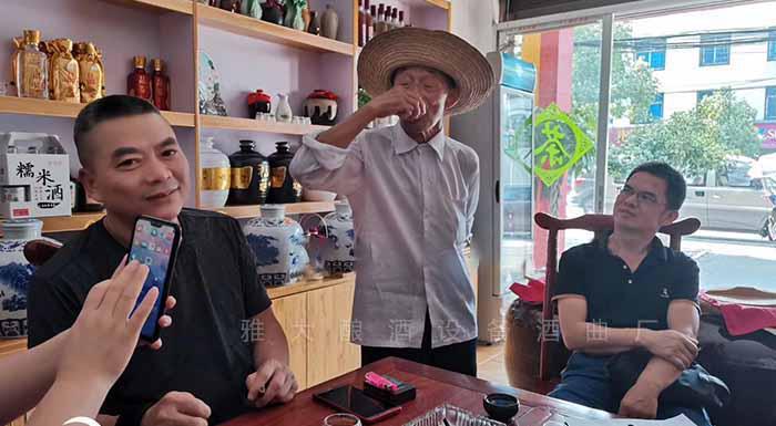 中年男人喝白酒要注意啥？用燒酒設備做酒的老師傅告訴您答案6