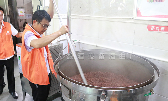 上甑要平，見(jiàn)汽壓汽