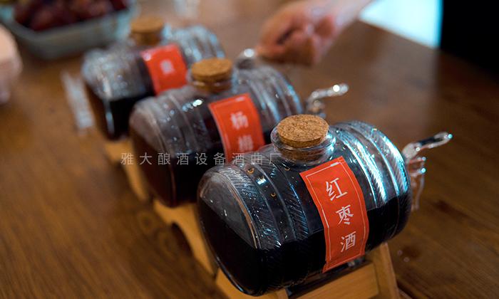 果酒深受年輕人喜愛(ài)