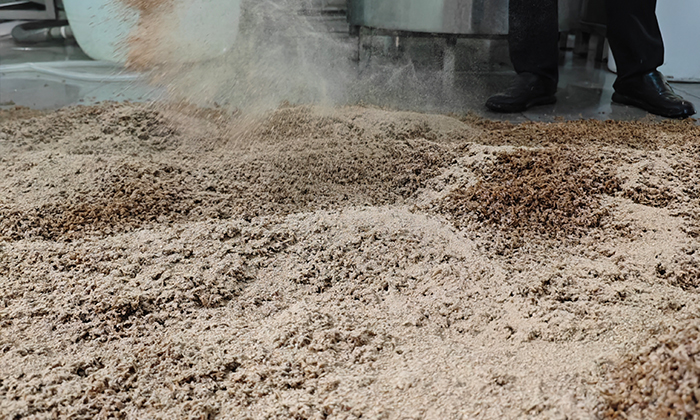 用雅大釀酒設(shè)備做出來的白酒，是什么香型的？ 8