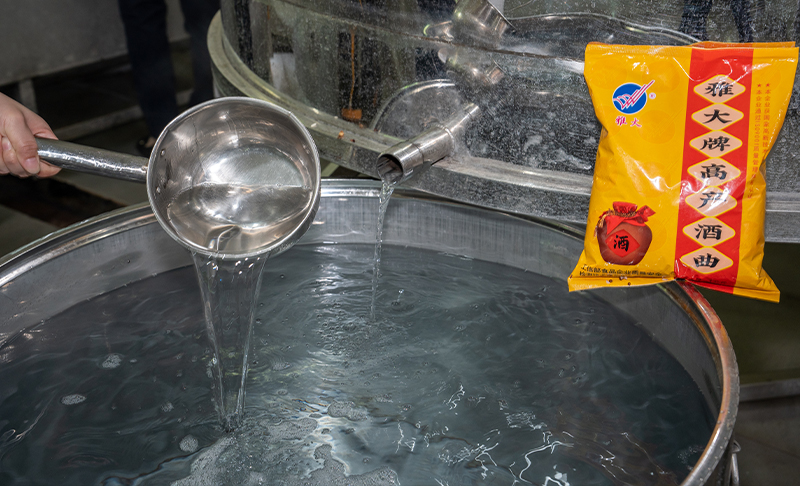 不加1滴香精，也能用小型釀酒設(shè)備釀出酒香濃郁的酒！ 5